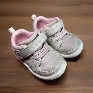 Munchkin by Stride Rite Miller Baby Casual Sneaker
Pink and Gray Size 4 M